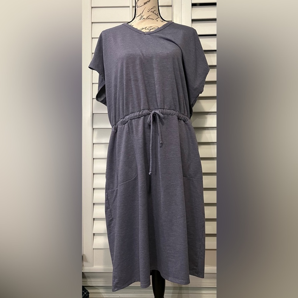 32° Degrees Cool Soft Lux Short Sleeve V neck dress Size XL